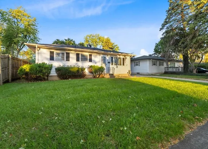Joliet Cozy Oasis 4Br